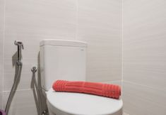 In-room Bathroom 3 Cozy and Gorgeous Studio at West Vista Apartment By Travelio