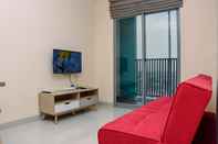 Common Space Fully Furnished with Comfortable Design 1BR at Pejaten Park Residence By Travelio