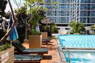 Swimming Pool Good Deal Studio Apartment at Signature Park Tebet By Travelio