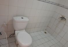 Toilet Kamar 6 Hotel Ende Baru