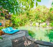 Swimming Pool 6 Giri Bhagawan Villas & Spa