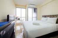 Bilik Tidur Studio Near Kelapa Gading at Tifolia Apartment By Travelio