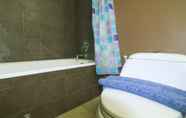 In-room Bathroom 6 Spacious 2BR Sudirman Tower Apartment Semanggi By Travelio