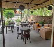 Bar, Cafe and Lounge 3 Bruga Villas Restaurant and Spa