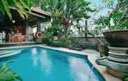 Swimming Pool 7 Umah Bidadari Villa