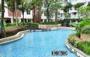 Swimming Pool 2 Apartemen Borneo Bay by @liburanbalikpapan