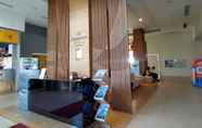 Lobby 6 Tamansari Mahogany Apartemen By 7RM