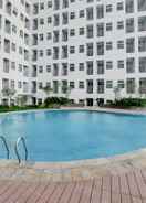 SWIMMING_POOL Cozy and Chic Studio at Serpong Garden Apartment By Travelio