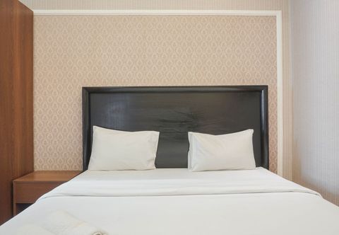 ห้องนอน Cozy Living 2BR Apartment at Seasons City near Mall By Travelio