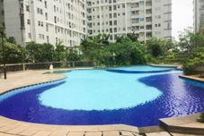สระว่ายน้ำ Cozy Living 2BR Apartment at Seasons City near Mall By Travelio