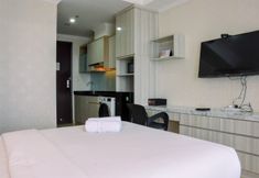 Common Space 7 Minimalist and Strategic Studio at Menteng Park Apartment By Travelio