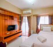 Kamar Tidur 2 Cozy Living Studio Room Apartment at Taman Melati Margonda By Travelio