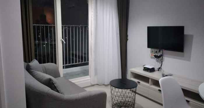 Ruang untuk Umum Modern 2BR Apartment at Intermark BSD