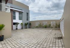 ภายนอกอาคาร 2 Queensa Hotel