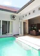 SWIMMING_POOL LB Cantik Villa