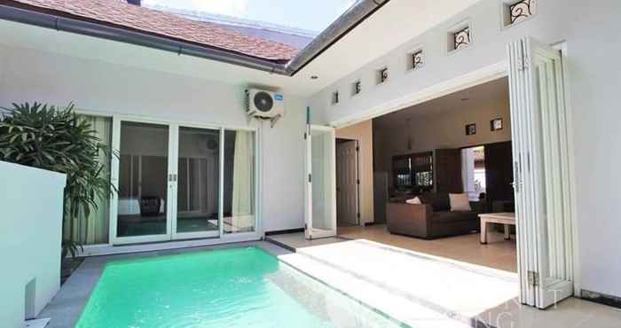 Swimming Pool LB Cantik Villa