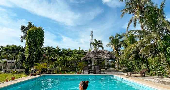 Kolam Renang Native House Resort by Cocotel