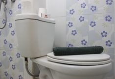 In-room Bathroom 4 Compact Studio Room Apartment The Jarrdin Cihampelas By Travelio