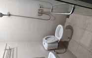 Toilet Kamar 3 TURU Keamanan Living Space