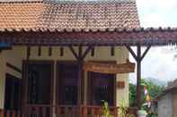 Exterior HOMESTAY MUHRODIN