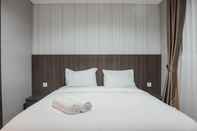 ห้องนอน Comfort and Nice Studio at Bintaro Icon Apartment By Travelio