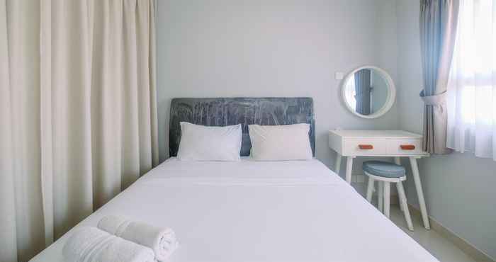 Kamar Tidur Cozy Living 1BR at Atlanta Residences Apartment By Travelio