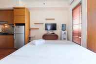 Ruang untuk Umum Cozy Living and Homey Studio at Pakubuwono Terrace Apartment By Travelio