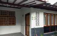 Bên ngoài 3 BUDIHARDJO HOMESTAY Tugu Malioboro Yogyakarta