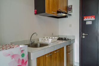 共用スペース 4 Modern and Compact Studio Room at Casa De Parco Apartment By Travelio