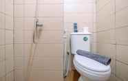 In-room Bathroom 4 Comfort Living Studio Apartment at Margonda Residence 5 By Travelio