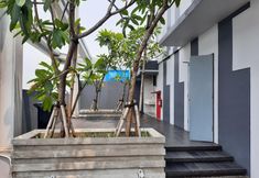 Exterior 6 Comfortable Studio Apartment at Monroe Tower By Travelio