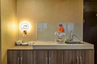 พื้นที่สาธารณะ Cozy and Nice 2BR Apartment at Atria Residence By Travelio