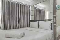 Bilik Tidur Cozy and Best Deal 2BR Vida View Apartment By Travelio