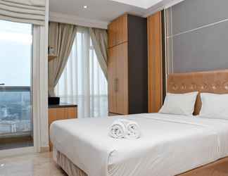 Bilik Tidur 2 Cozy Living Studio Apartment at Menteng Park By Travelio