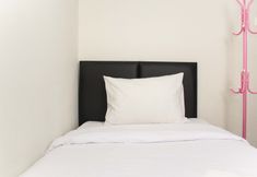 Kamar Tidur 2 Comfortable 2BR at Mustika Golf Residence Apartment By Travelio