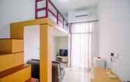 Common Space 2 Comfortable Studio Room Apartment at Dave By Travelio