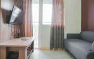 Common Space 3 Cozy Living 2BR next to Mall at Green Pramuka City Apartment By Travelio