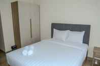 ห้องนอน Elegant and Tidy Studio Apartment @ Menteng Park By Travelio