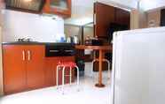 Kamar Tidur 4 Simple And Affordable Studio at Kebagusan City By Travelio