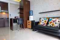 ล็อบบี้ Comfortable 2BR at Pakubuwono Terrace Apartment By Travelio