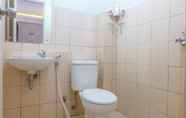 In-room Bathroom 5 Comfortable 2BR at Pakubuwono Terrace Apartment By Travelio