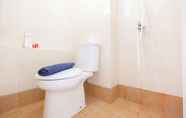 In-room Bathroom 5 Simple Studio Apartment at Bassura City By Travelio