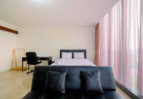 Phòng ngủ Relaxing 1BR at L'Avenue Pancoran Apartment By Travelio