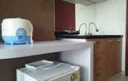 Common Space 4 Cozy Studio Apartment near UNPAD at Taman Melati Jatinangor By Travelio