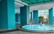 Kolam Renang 7 2BR near Shopping Centre at Green Central City Apartment By Travelio