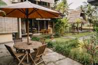 Common Space Ubud Shanti Rice Field House By Supala