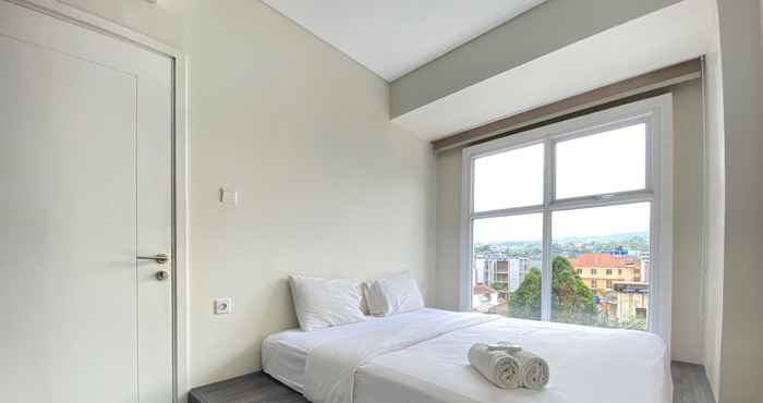 Kamar Tidur Cozy 2BR Apartment near UNPAR at Parahyangan Residence Bandung By Travelio