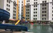 Kolam Renang 6 Studio Parquette at Paramount Skyline Apartment By Travelio