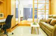 Kamar Tidur 2 Scandinavian Style Studio The Oasis Apartment By Travelio