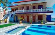 Swimming Pool 5 RedDoorz Plus @ Billy's Resort Oslob